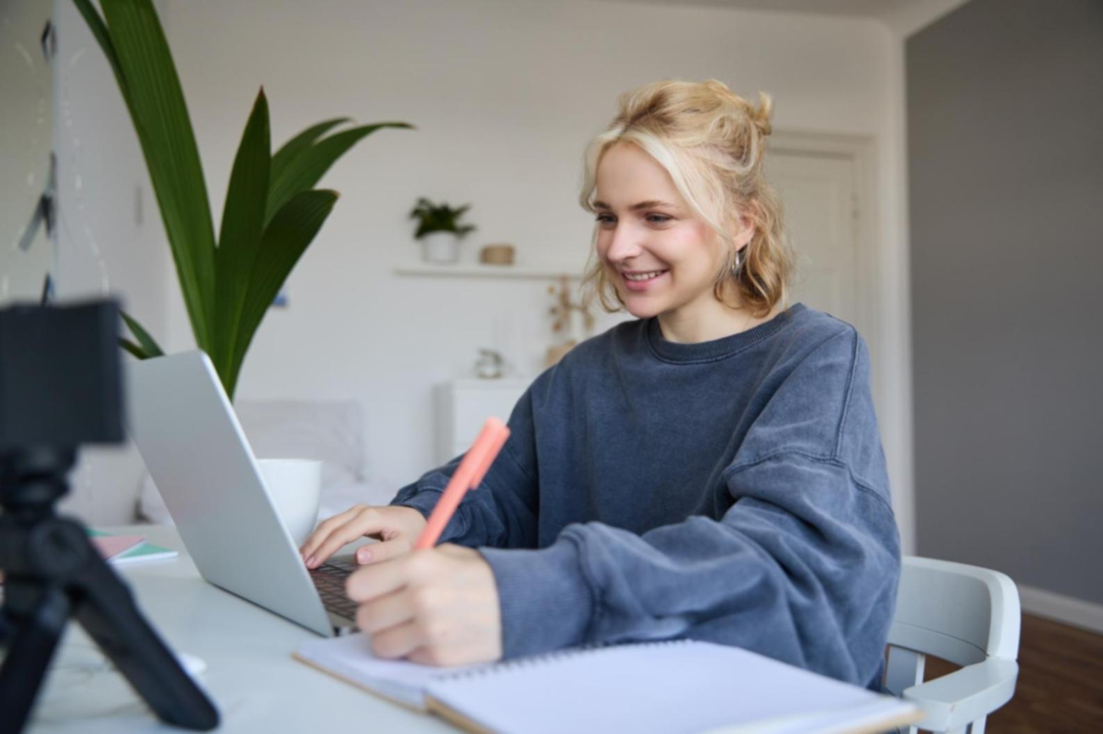 Interactive learning environment with decision-making scenarios